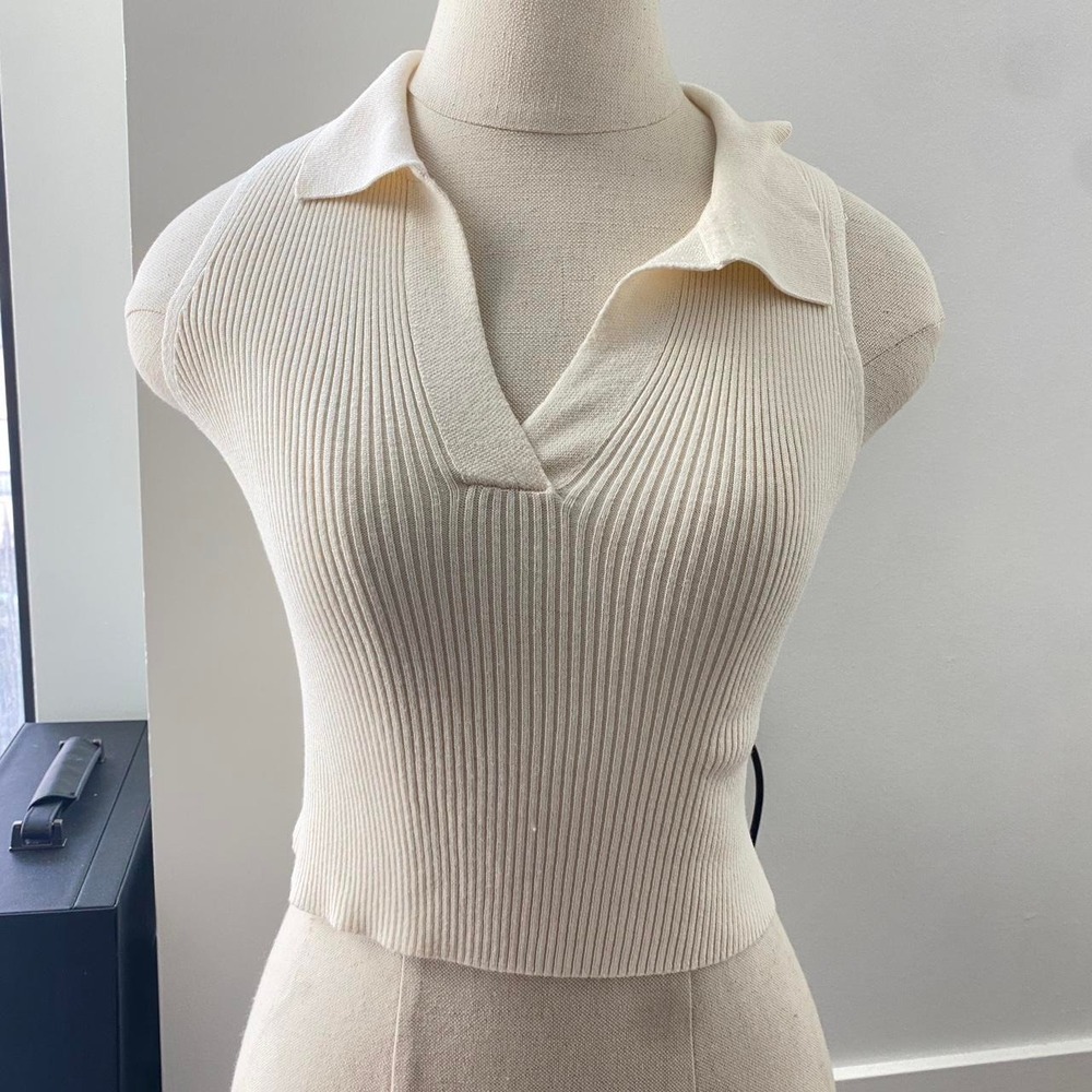 XS Sincerely Jules‎ Soft Cream Sleeveless Ribbed Top with Polo Style Collar 1248 - Picture 3 of 6